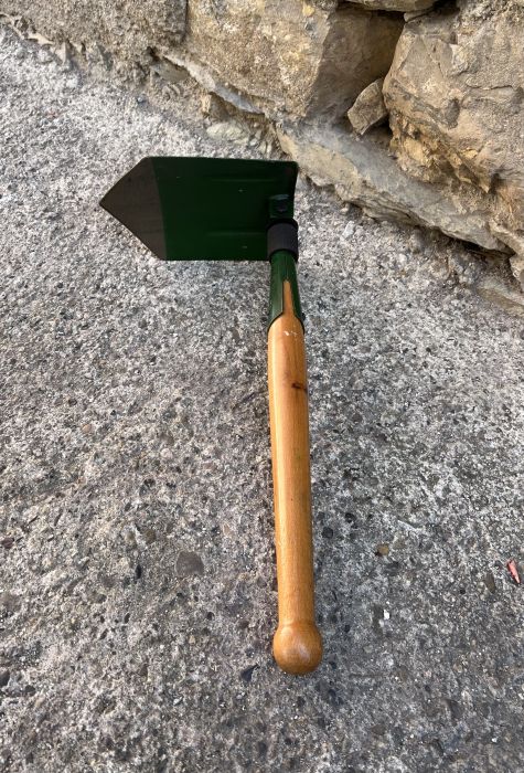 Folding shovel - Romania